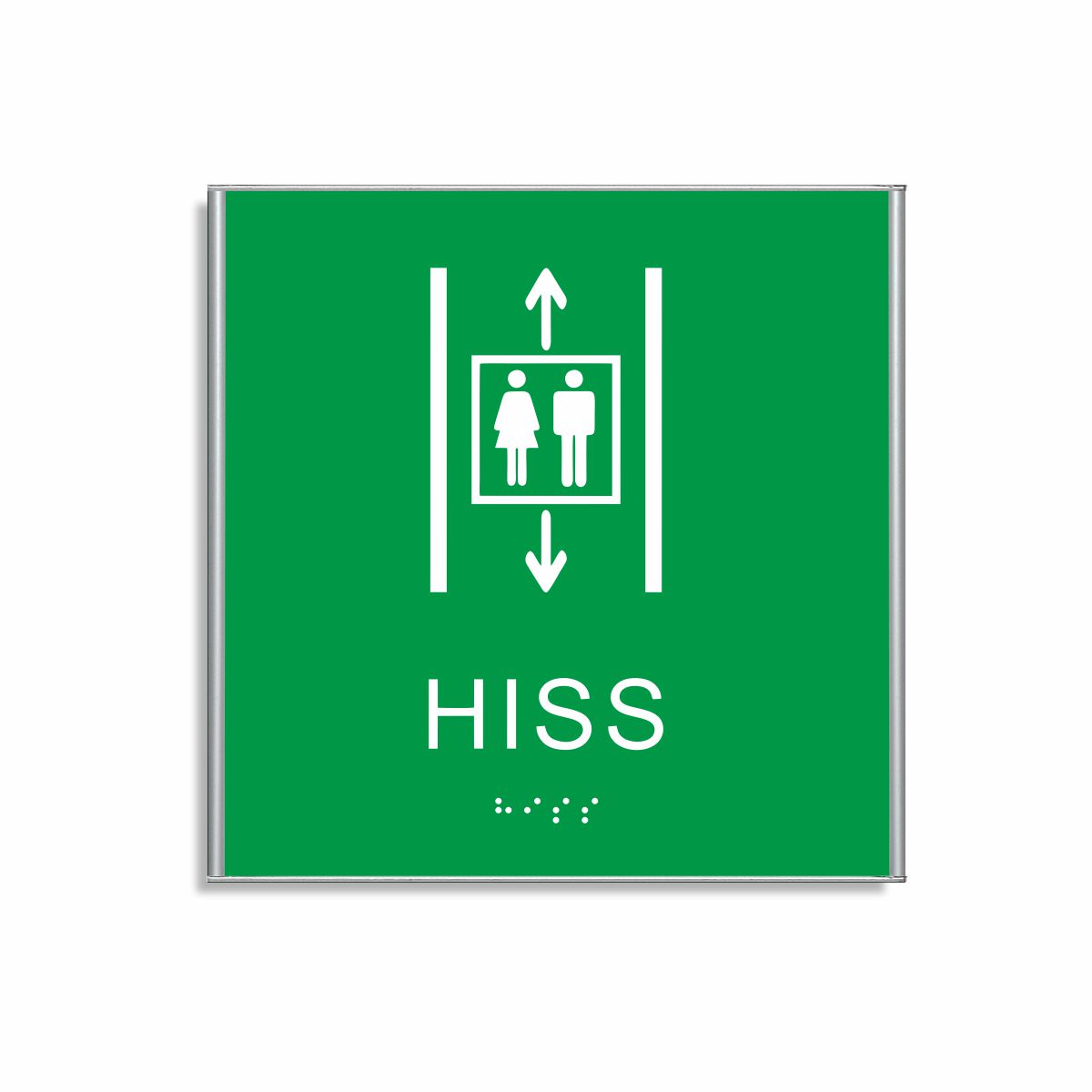 Grön och vit hisskylt i storlek 150 x 150 mm med en tunn aluminiumram, med piktogram av två personer i en hiss med upp- och nedåtpilar ovanför och under symbolen, texten hiss står under symbolen och punktskrift längst ned