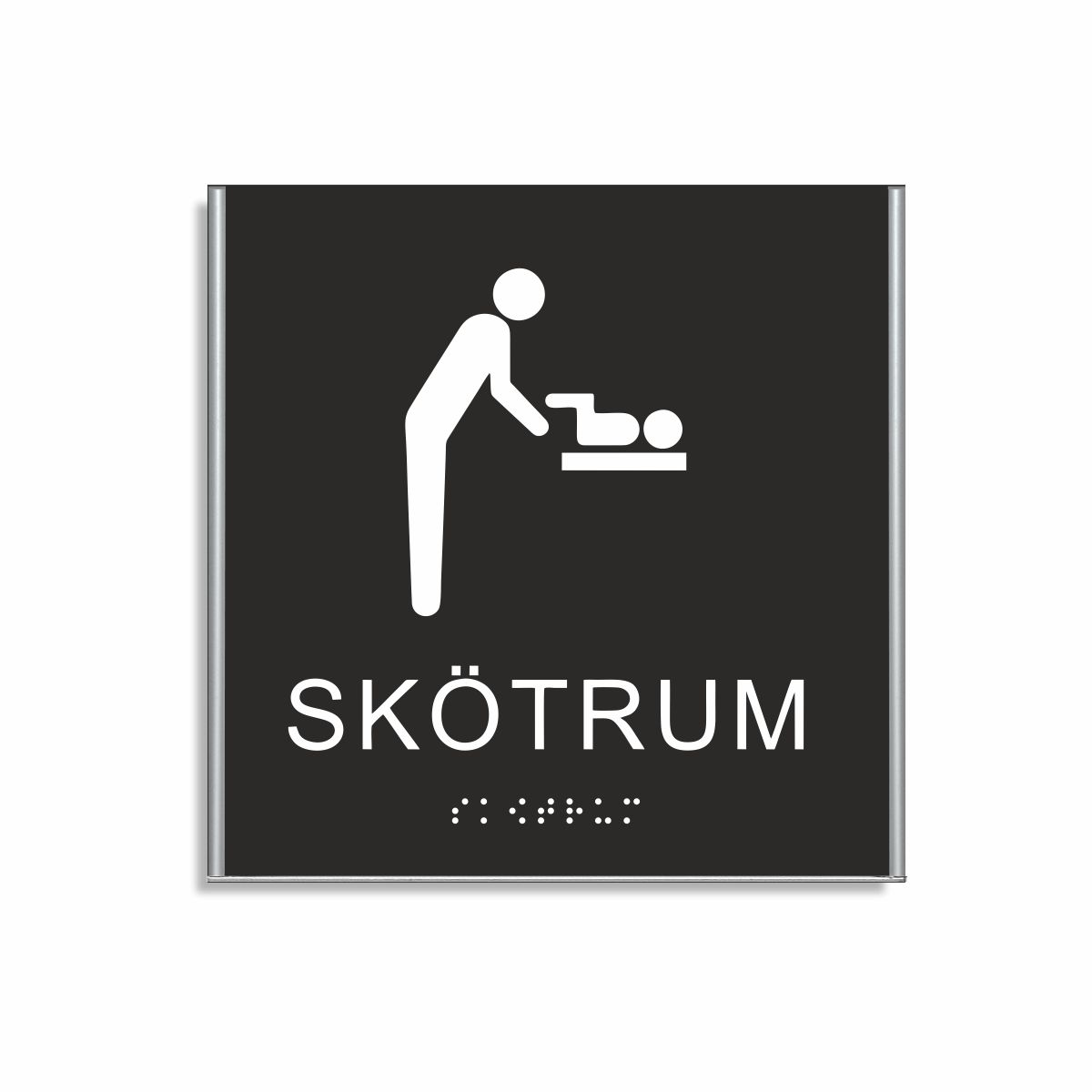 Svart och vit skylt för skötrum i storlek 150 x 150 mm med en tunn aluminiumram, med piktogram av en person som byter blöja på ett barn på skötbord, texten skötrum står under symbolen och punktskrift längst ned
