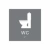 Grå och vit toalett­skylt med piktogram av en toalettstol, texten wc står under symbolen och punktskrift längst ned
