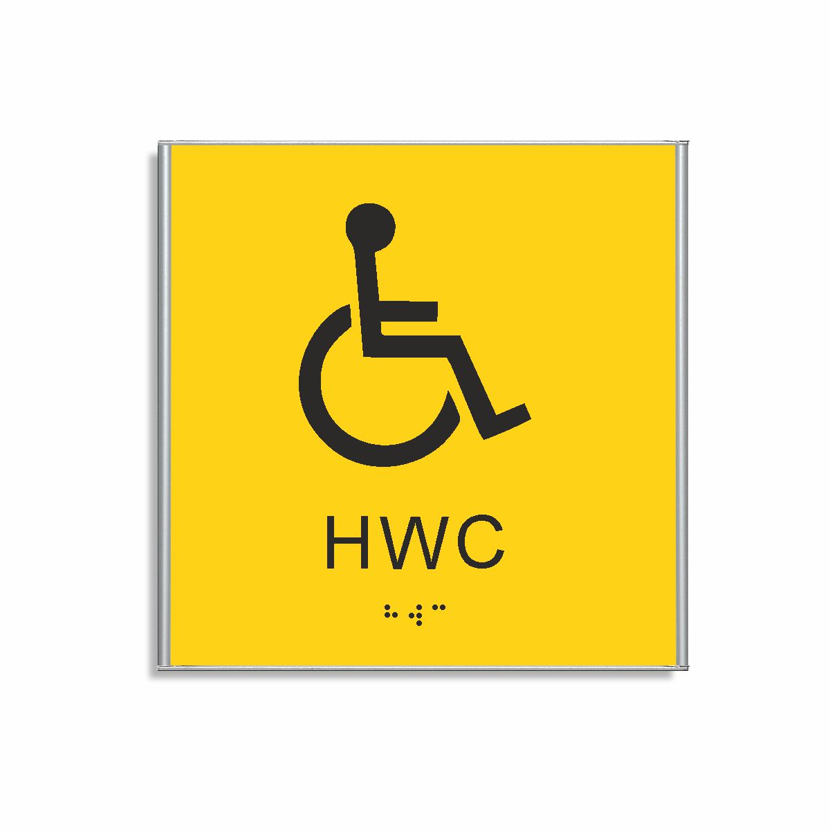 Gul och svart toalett­skylt i storlek 150 x 150 mm med en tunn aluminiumram, med piktogram av en rullstol, texten hwc står under symbolen och punktskrift längst ned