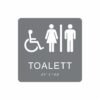 Grå och vit skylt för toalett med piktogram av en rullstol och en kvinna och en man åtskilda av ett lodrätt streck, texten toalett står under symbolen och punktskrift längst ned