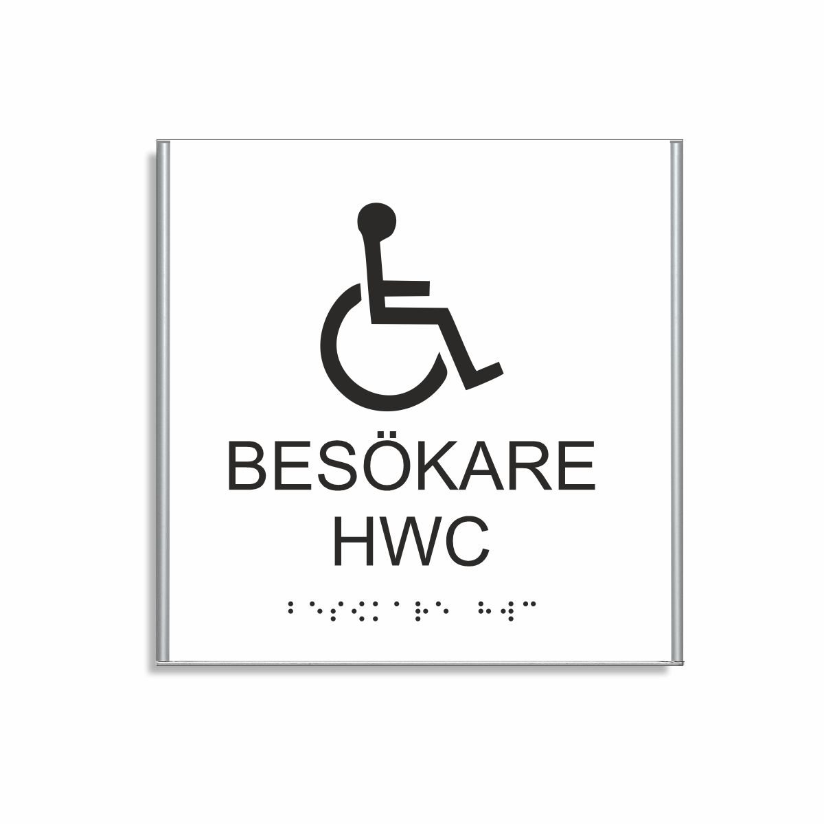 Vit och svart toalettskylt för besökare hwc i storlek 150 x 150 mm med en tunn aluminiumram, med piktogram av en rullstol, texten besökare hwc står under symbolen och punktskrift längst ned