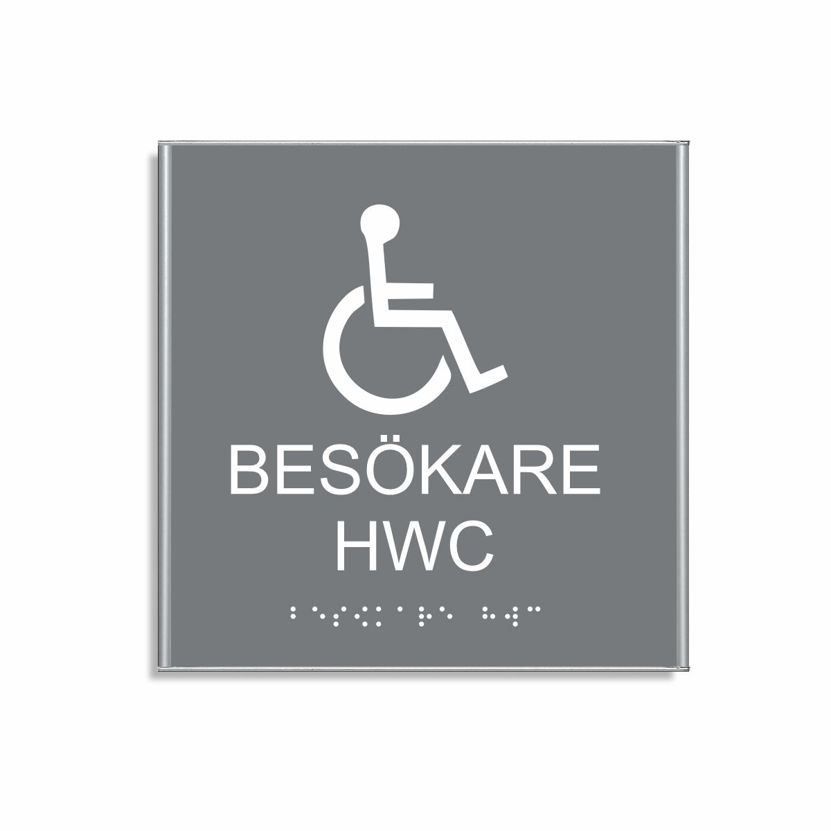 Grå och vit toalettskylt för besökare hwc i storlek 150 x 150 mm med en tunn aluminiumram, med piktogram av en rullstol, texten besökare hwc står under symbolen och punktskrift längst ned